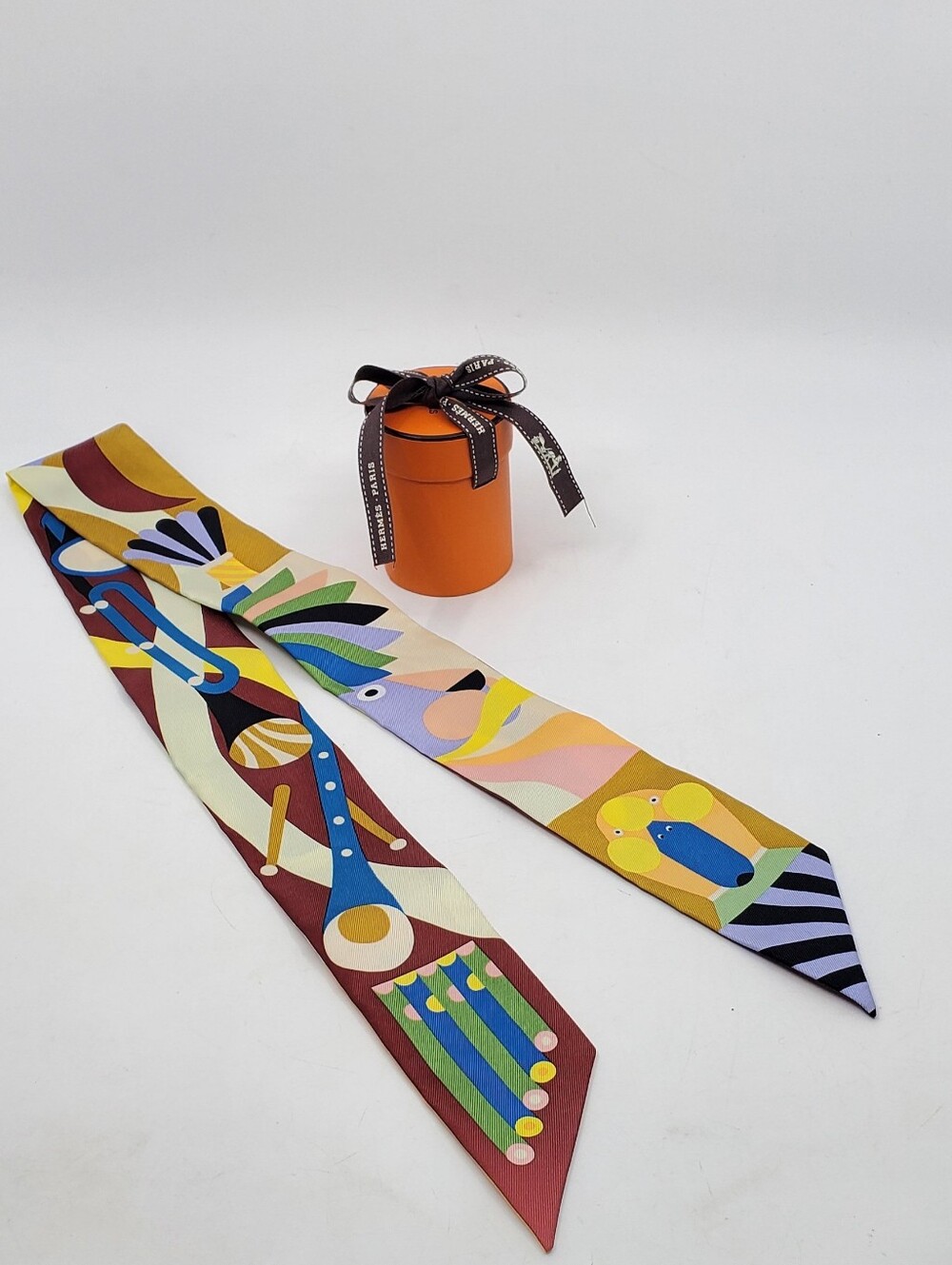 Hermes Parade En Fanfare Twilly Scarf
